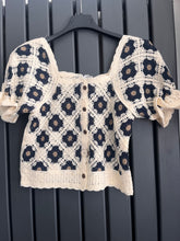 Load image into Gallery viewer, 2tone Crochet top
