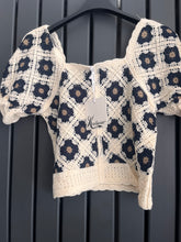 Load image into Gallery viewer, 2tone Crochet top
