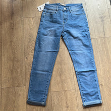 Load image into Gallery viewer, Light Denim jeans voggo
