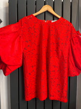 Load image into Gallery viewer, Lace top red
