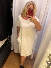 Load image into Gallery viewer, Linen oversized dress
