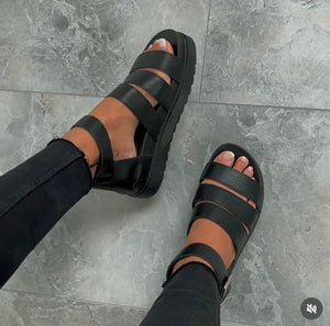 Gladiator sandals black