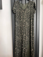 Load image into Gallery viewer, Leopard side split maxi dress

