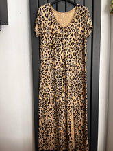 Load image into Gallery viewer, Leopard side split maxi dress
