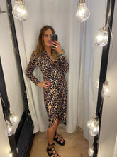 Load image into Gallery viewer, Leopard dress
