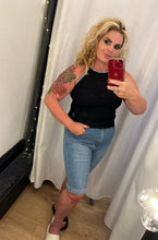 Load image into Gallery viewer, Plus sizes Push up denim shorts
