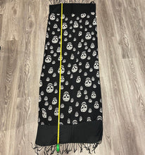 Load image into Gallery viewer, Double fringe Skull scarves
